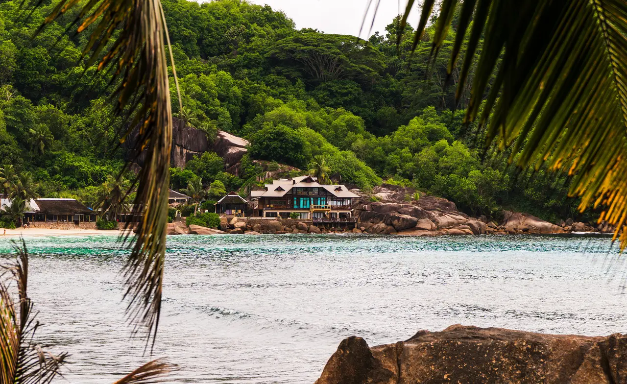 Baie Lazare a Mahé, dove sorge il Kempinski Seychelles