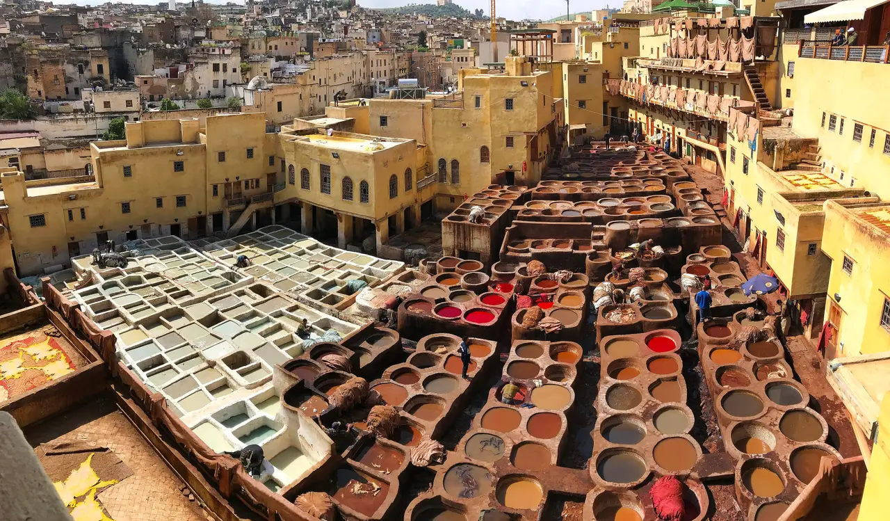 La conceria Chouara nella medina di Fès