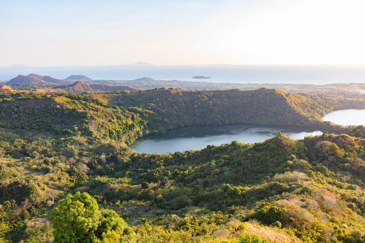 I laghi vulcanici visti dal Mont Passot
