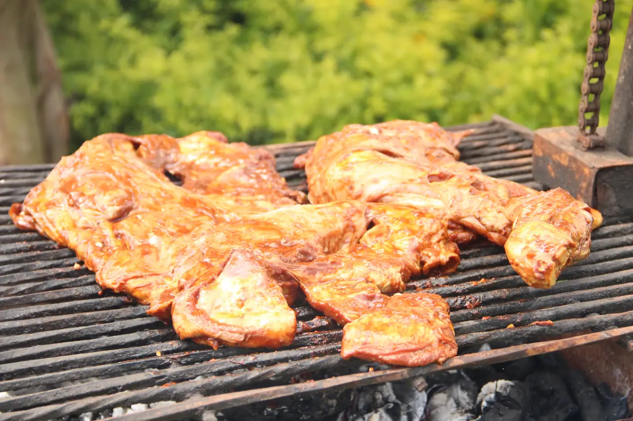 Nyama Choma auf dem Grill, Nairobi