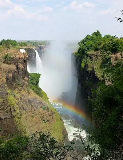 Cascate Vittoria con l’arcobaleno nella gola