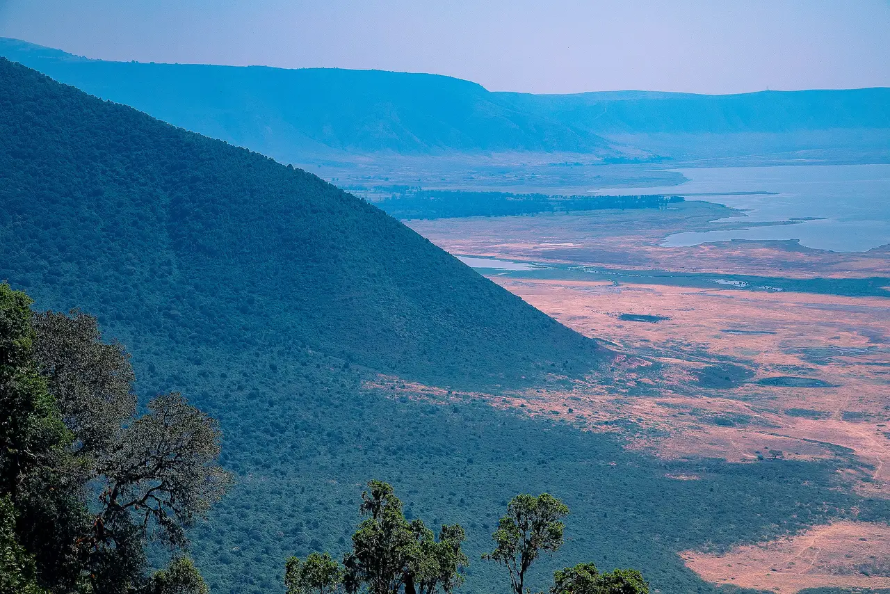 Il cratere di Ngorongoro visto dal bordo