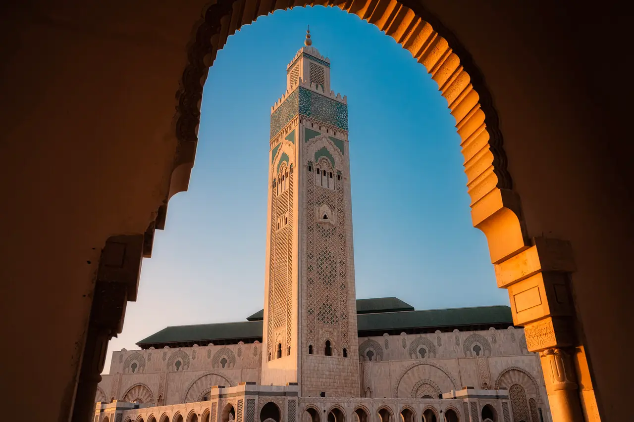 La moschea Hassan II di Casablanca al tramonto